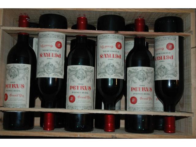 bouteilles de Petrus pomerole 1982